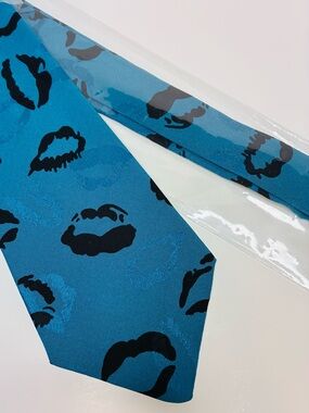Buccelli Italy Men’s Silk Necktie Blue Black Abstract Print NWOT Vintage 57”